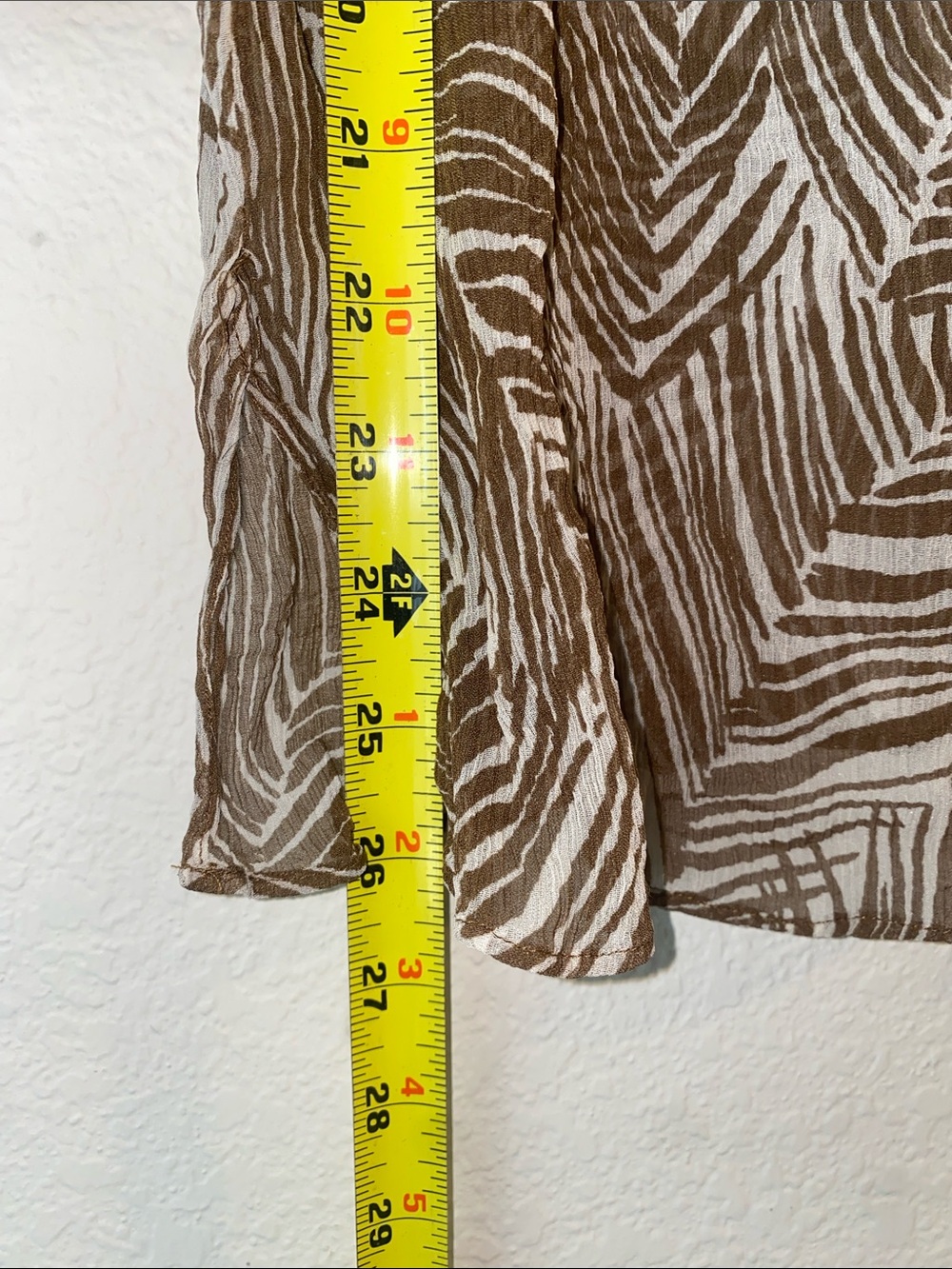 🎈Talbots brown & white sheer palm leaf print blouse with tie-sleeve details! - Picture 7 of 8